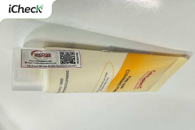 Cận cảnh tem chống giả iCheck trên tuýp sữa rửa mặt Cell Fusion C