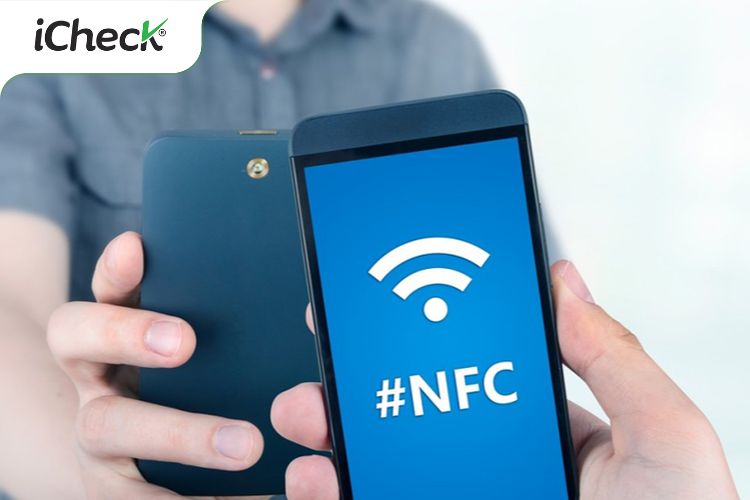 Ảnh minh họa cách quét NFC bằng smartphone
