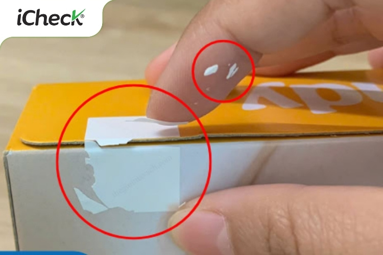 Ảnh minh họa: Một sản phẩm có dán tem vỡ bị bóc một phần – thể hiện rõ dấu hiệu rách vụn