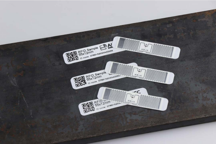 Tem RFID dành cho kim loại